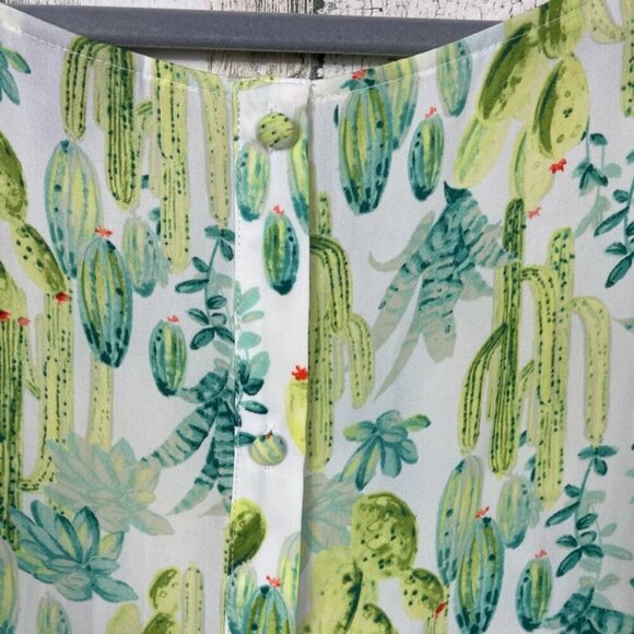 Torrid cactus print blouse top button up in back green white size 3 plus size 3X - Picture 7 of 7